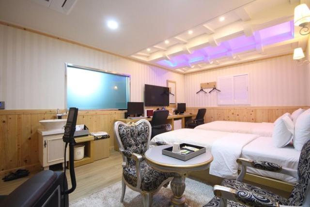 Yeosu Mj Motel Exterior photo