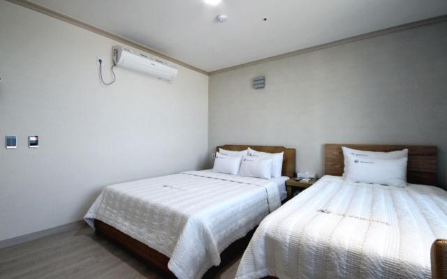 Yeosu Mj Motel Exterior photo